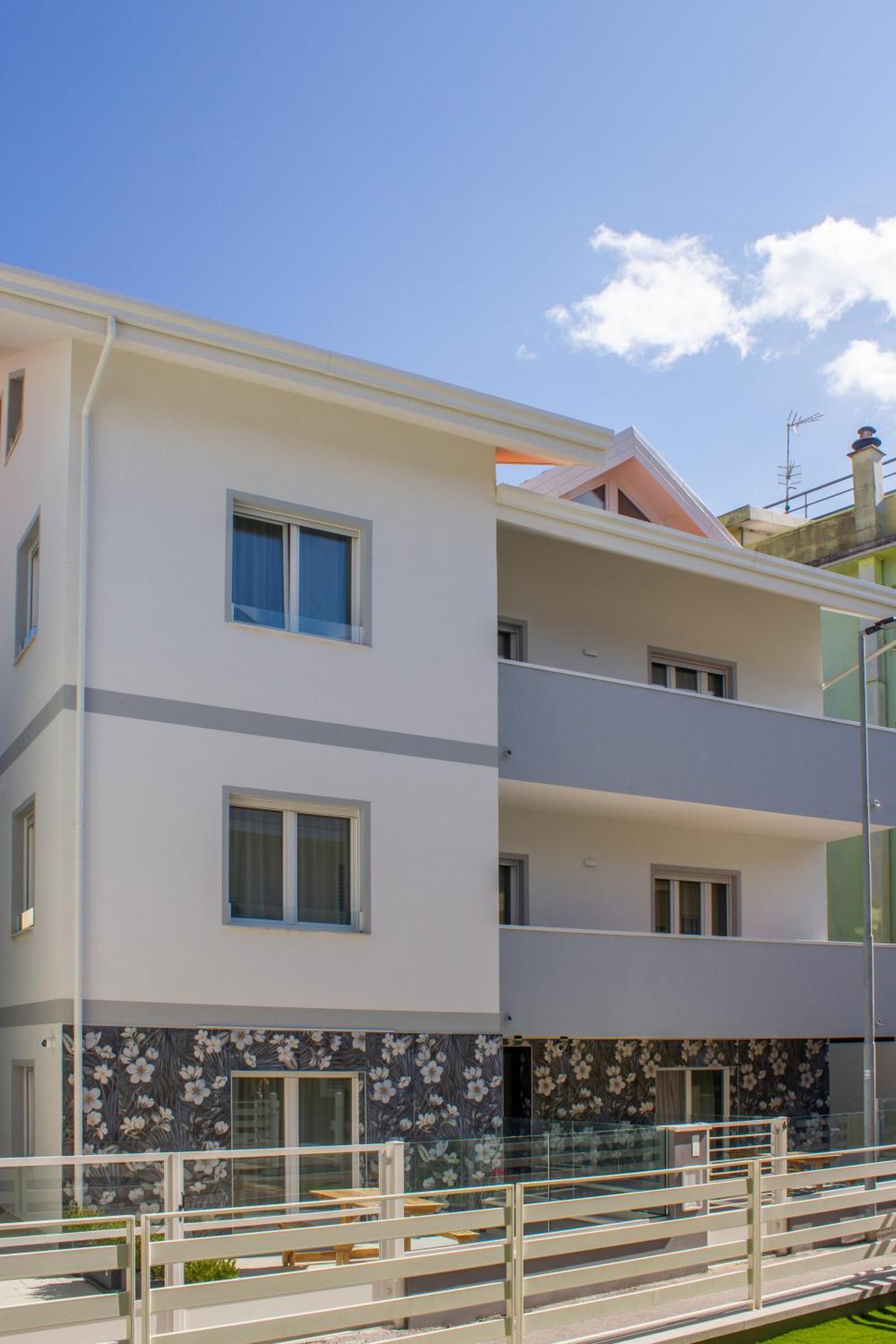 Inaugurazione 2024 - Villa Pratu Apartments A 100 Metri Dal Mare Ριτσόνε Εξωτερικό φωτογραφία